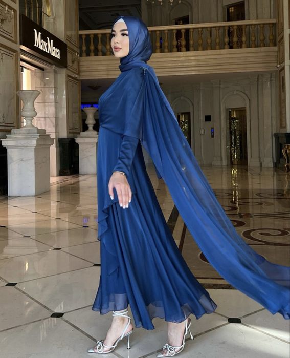 Платье …………………………………..