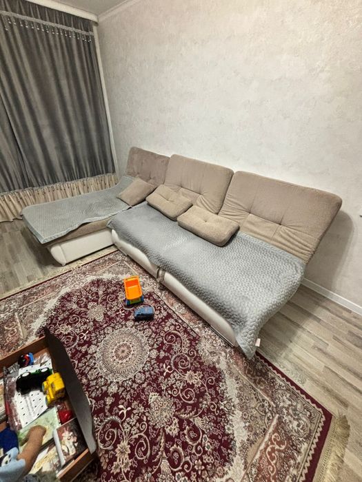 продам диван угловой