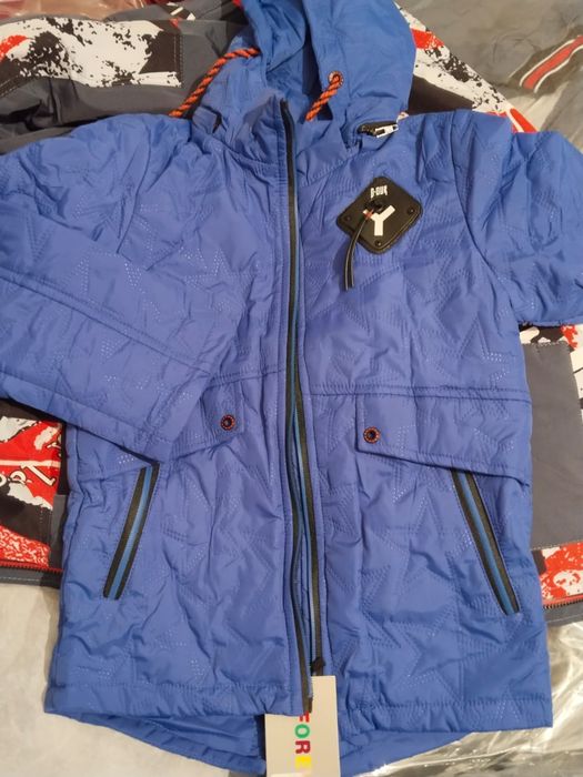 Продам куртку  на мальчика