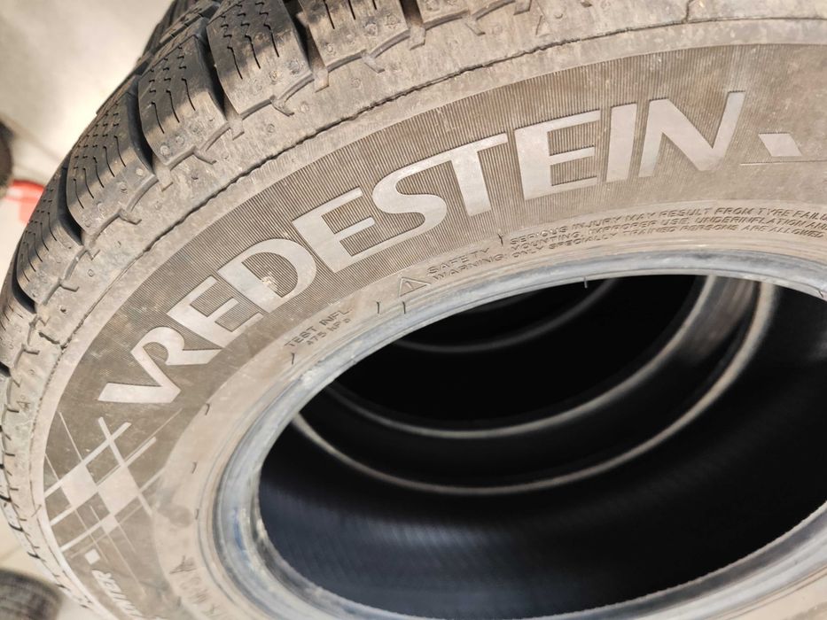 4бр.зимни гуми 215/65/16C Vredestein