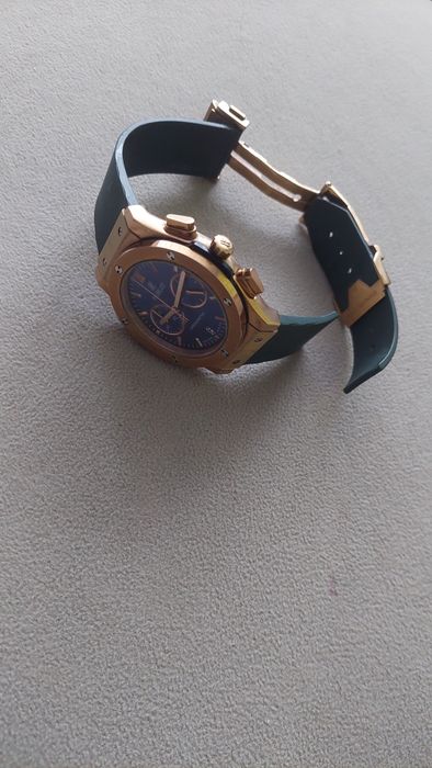 Продам часы в хорошем состоянии