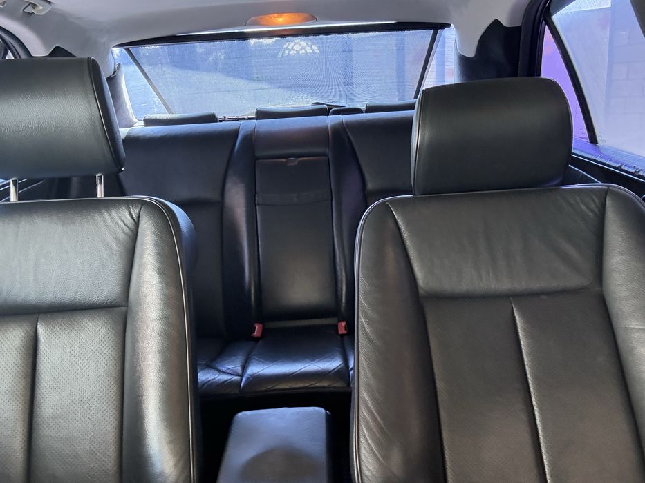 Mercedes-Benz E 320 Avangard