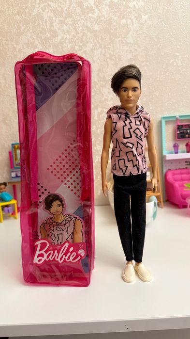 Кен Барби с упаковкой оригинал Barbi