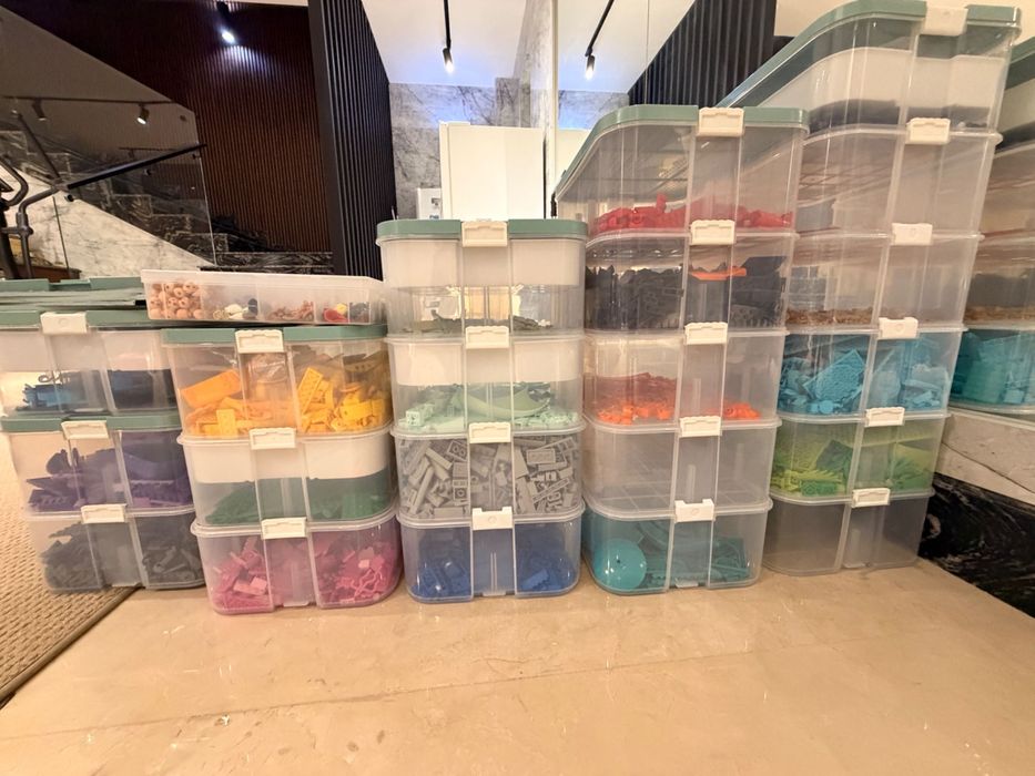 Конструктор Лего Lego, 1000чи деталей. Рассортировано по цветам.