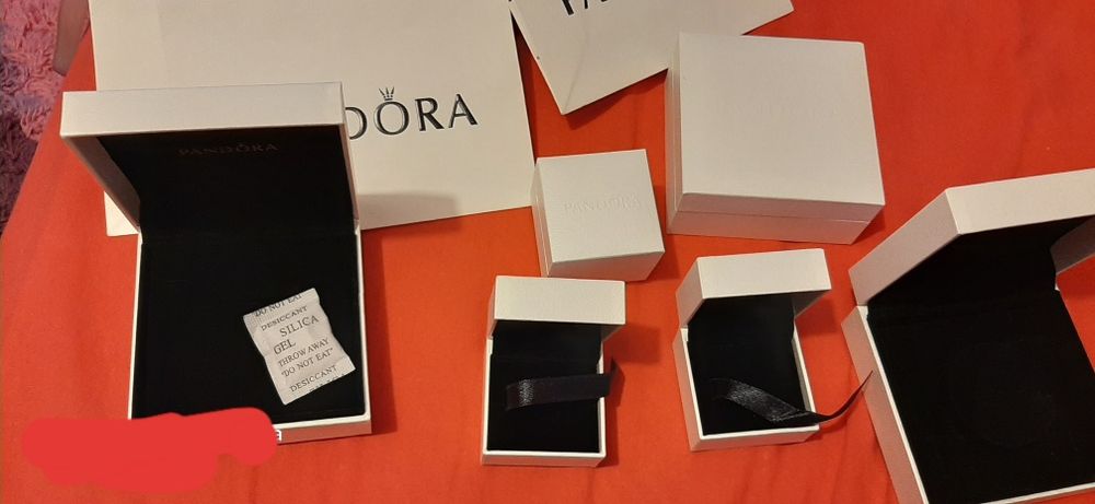 Cutii bratara si charm plus plase PANDORA originale