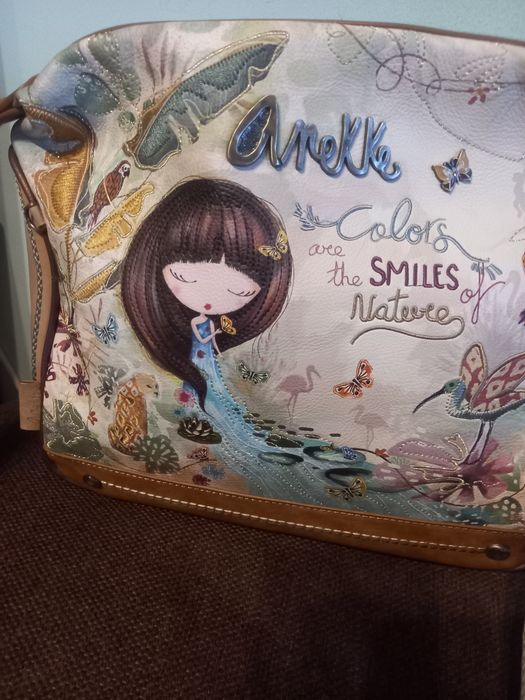 Нова неупотребявана маркова кожена чанта с 2 лица