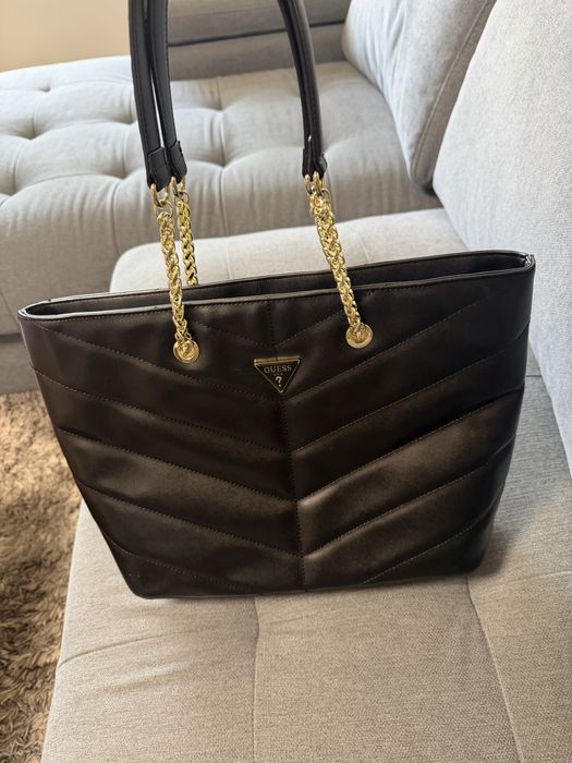 Дамска черна чанта Guess