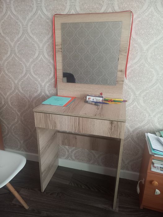 Туалетный столик