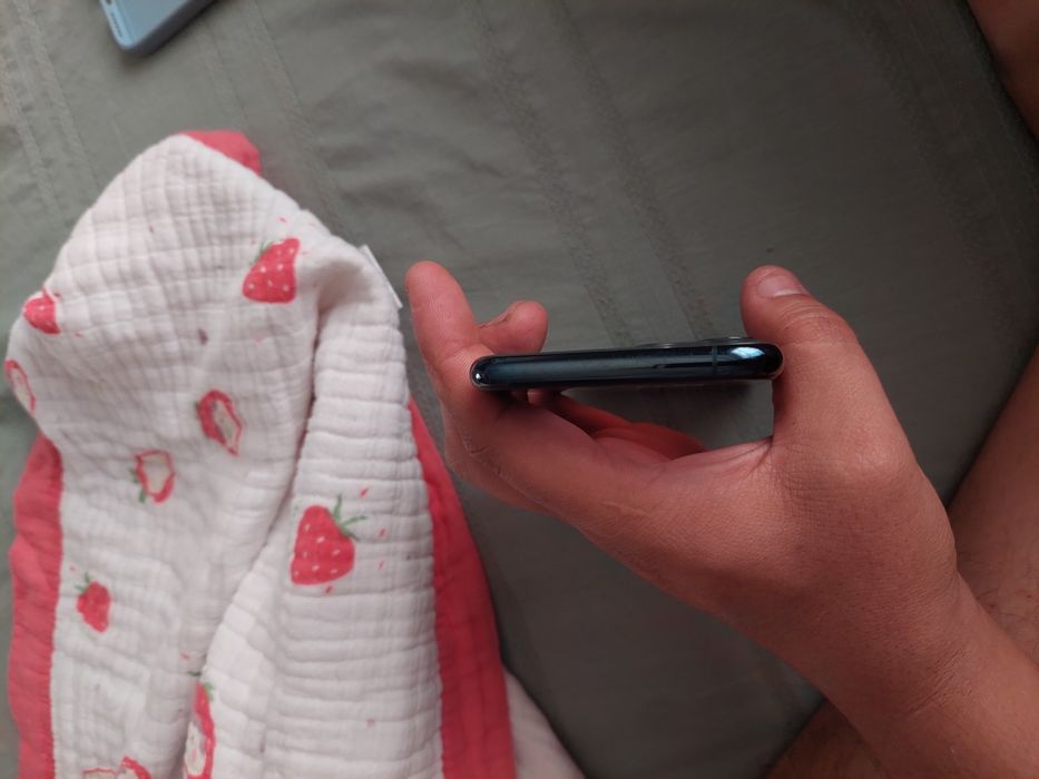 Iphone 11 pro sastiyana chotki 80%