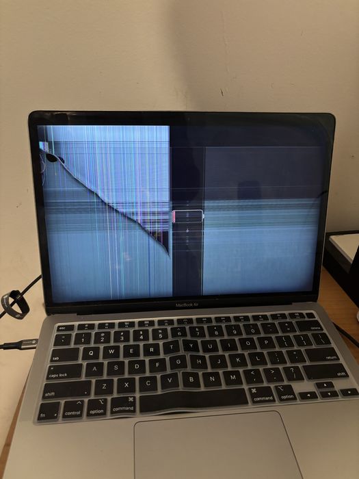 MacBook 2020 A2179 Defect i5, 8GB RAM / 256GB SSD