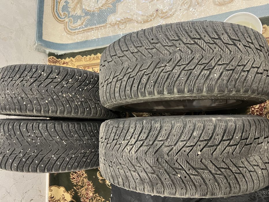 Продам диски с шинами на R17