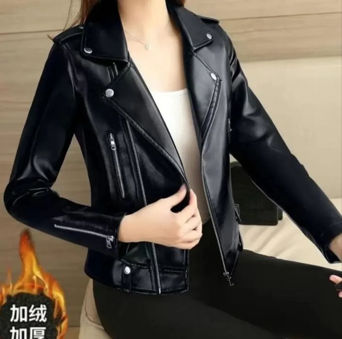 Продам кожанку  женскую