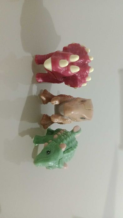 Colecție dinozauri natoons kinder 2025-2026 15 bucăți din 16