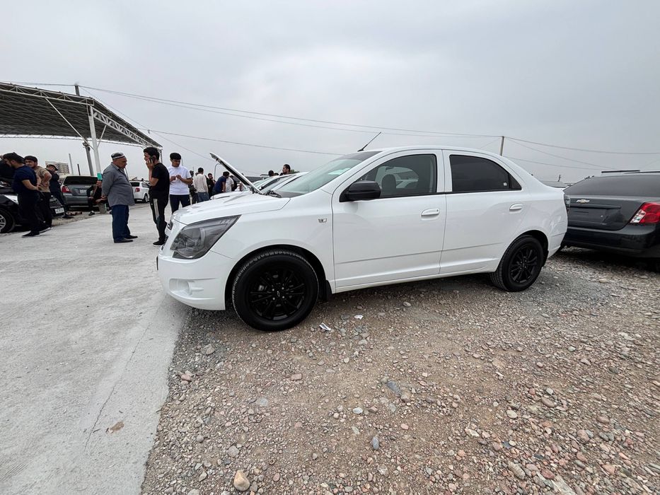 Chevrolet Cobalt 2025 — 4