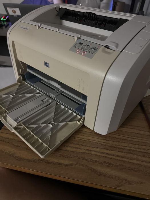 Продам принтер HP