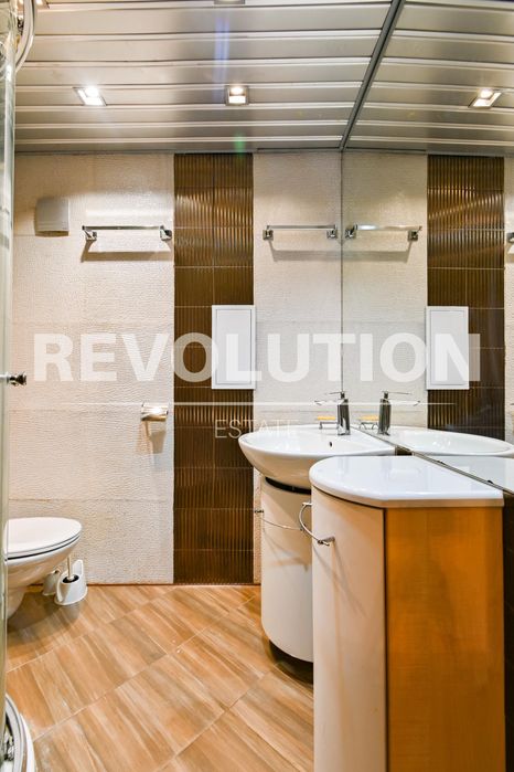 Дава се под наем Тристаен апартамент в София, Център - 96 кв.м за 1500 € - Снимка #9