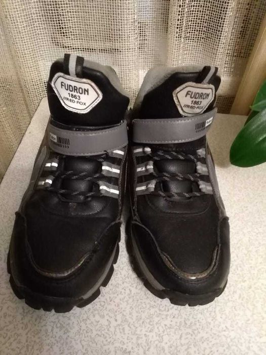 Кроссовки размер 38