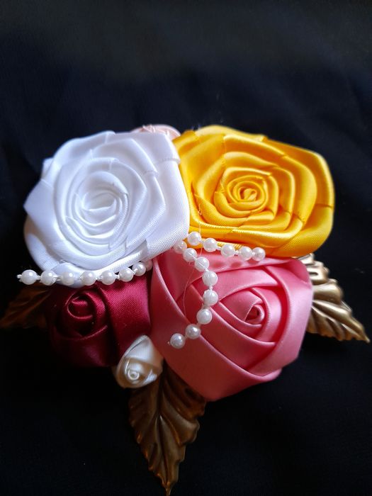 Brosa de matase unicat lucrata manual diverse modele si culori