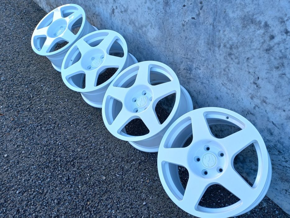 17.5x114.3 Fifteen 52 Pure White 8.0ж ет40 Honda Toyota Mitsubushi Sub