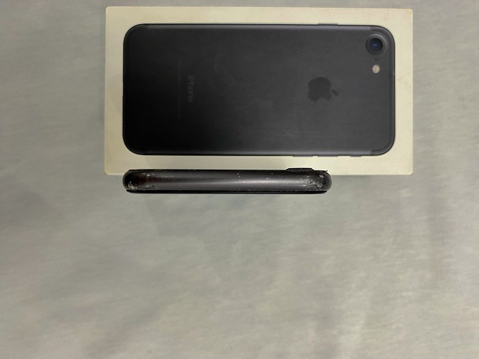 продам или обменяю айфон 8