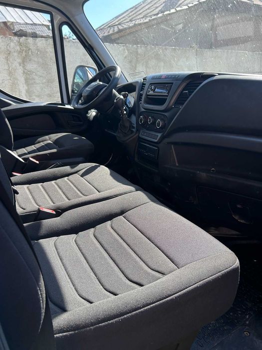 IVECO DAILY 70C16H 7.2T – 3.0 Diesel – BOX IZOTERM 5.2m – DOAR 300 KM