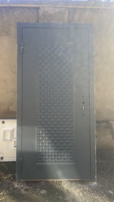 Входные двери Сыртқы есіктер бу