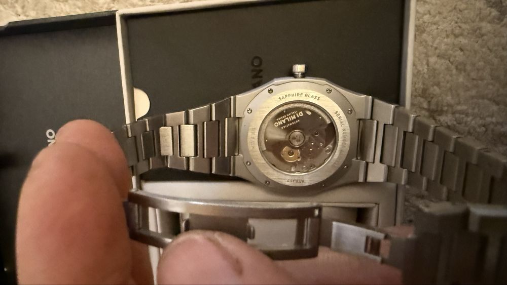 Продам часи D1 Milano оригинал механический sotiladi