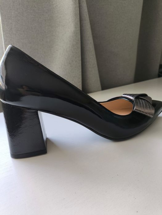 Туфли черные с серым бантиком, модельные