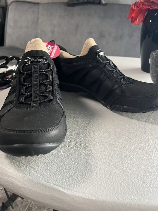 Sckechers ултра удобни обувки за ходене