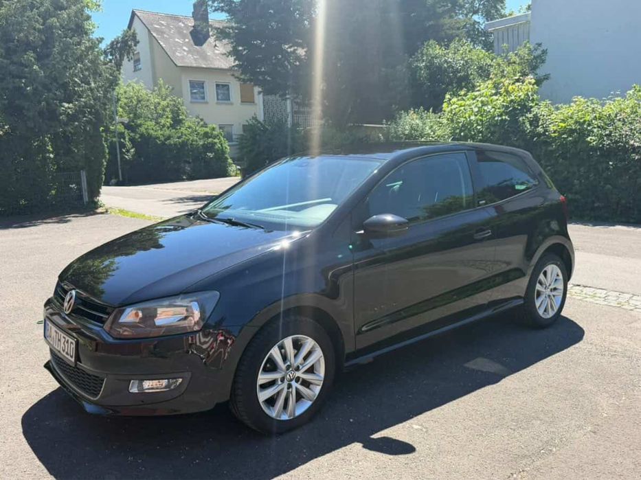 VOLKSWAGEN Polo 2012