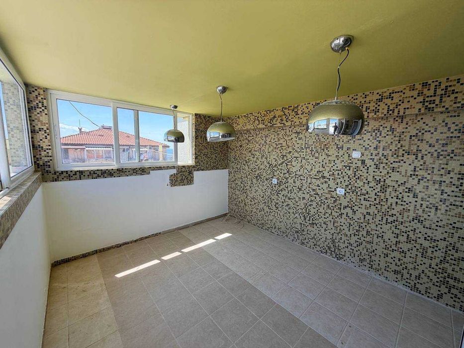 Продава се Тристаен апартамент в Поморие - 260 кв.м за 391 €/кв.м - Снимка #10