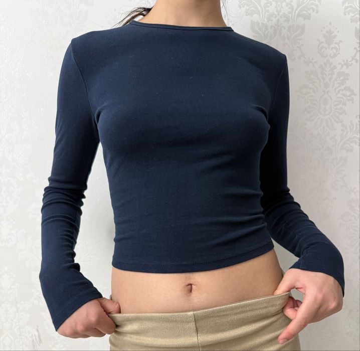 Лонгслив BERSHKA 2500тг.