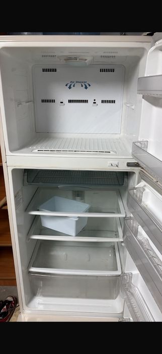 Продам Холодильник самсунг cooltech