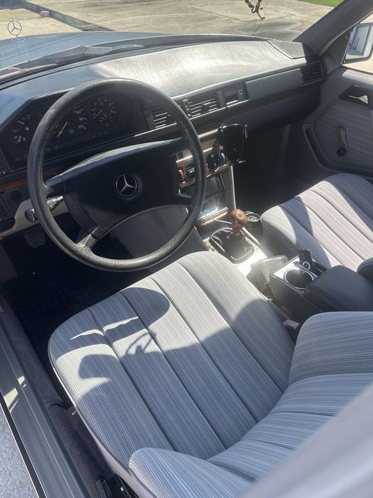 Мерцедес w124 250D