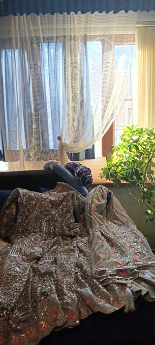 Официална рокля с бродерия