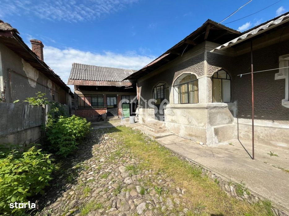 Casa la Doicesti cu teren de 1300 mp, livada si acces rapid catre Targ