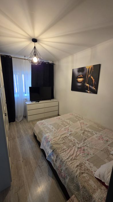 Apartament 2 camere de închiriat.