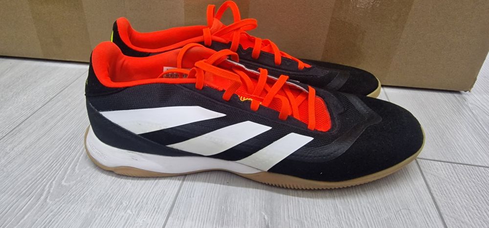 Кроссовки для футзала