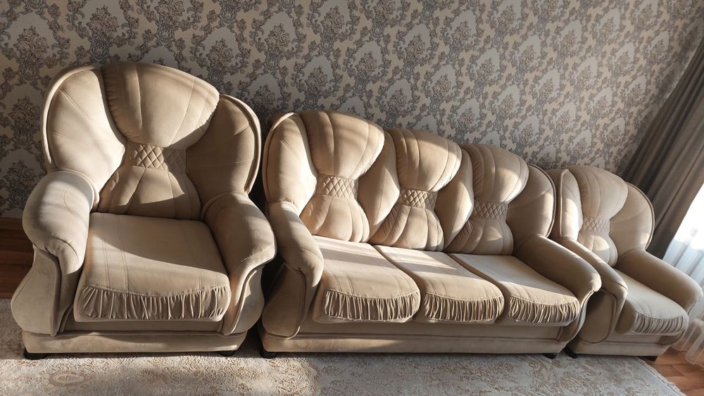 Мягкий уголок диван