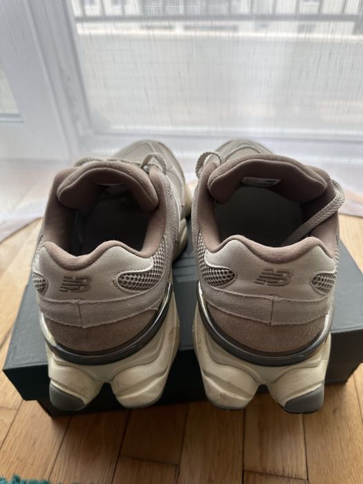 Adidasi New Balance 9060