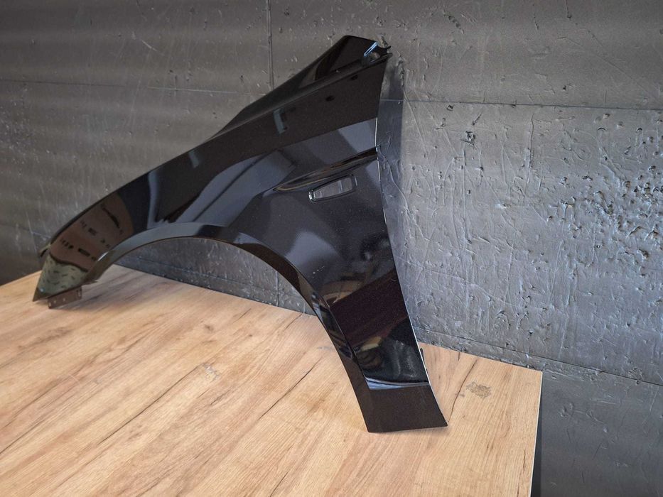 Aripa Fata Stanga Mitsubishi Lancer An 2004-2008 (X04A (Negru))