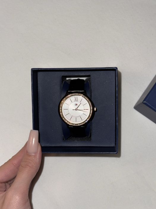 Часы Tommy Hilfiger