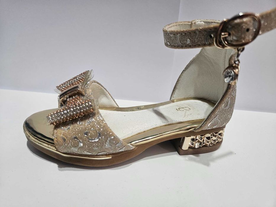 Официални детски сандали