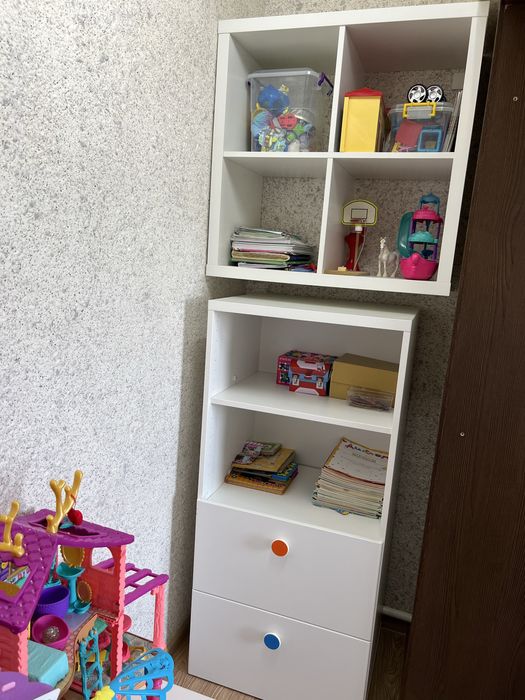 Продам мебель шкафы столы детские игрушки