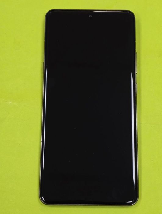 КАТО НОВ 512GB Motorola Signature Yettel Гаранция 2029 Martini Olive Gold