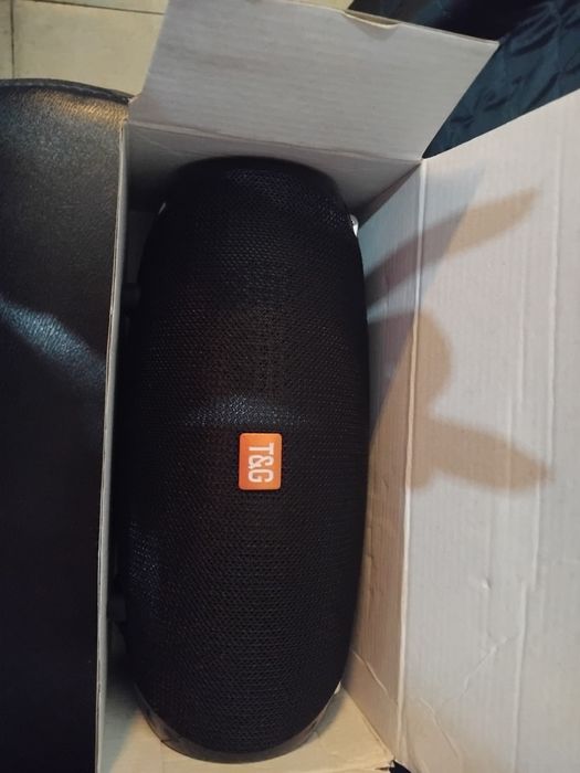 Чисто нова блуутут колонка