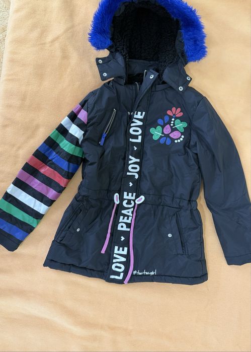 Цветно детско момичешко яке с качулка и ластик