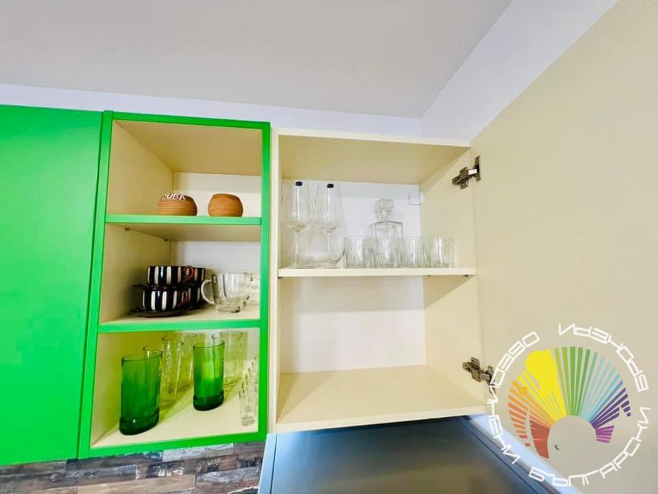 Дава се под наем Двустаен апартамент в Бургас, Славейков - 60 кв.м за 561 € - Снимка #2