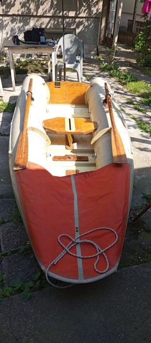 Лодка английска с твърдо дъно