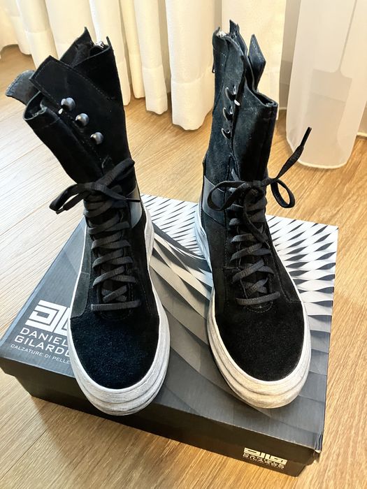 Черно Боти естествен велур